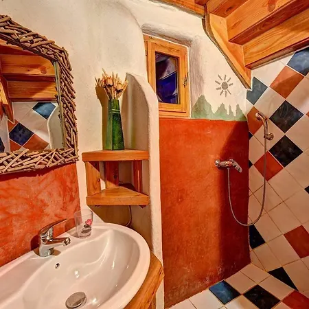Chambres D'hote Le Brin De Paille Bed & Breakfast Saint-Martin-de-Queyrieres