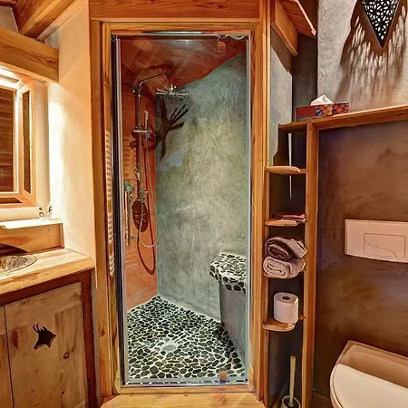 Chambres D'hote Le Brin De Paille Bed & Breakfast Saint-Martin-de-Queyrieres