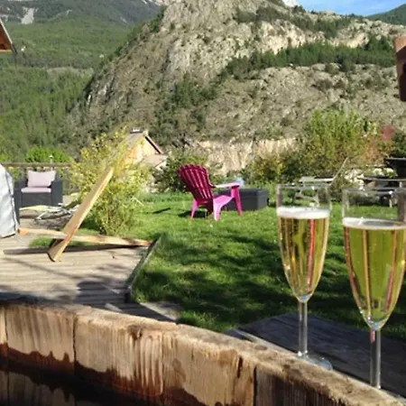 Chambres D'hote Le Brin De Paille Bed & Breakfast Saint-Martin-de-Queyrieres